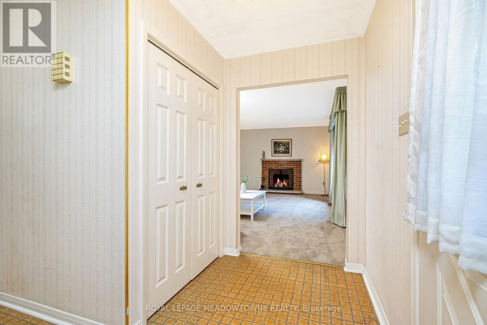 12 Mullen Place, Halton Hills (Glen Williams), Ontario  L7G 2R9 - Photo 6 - W13823676