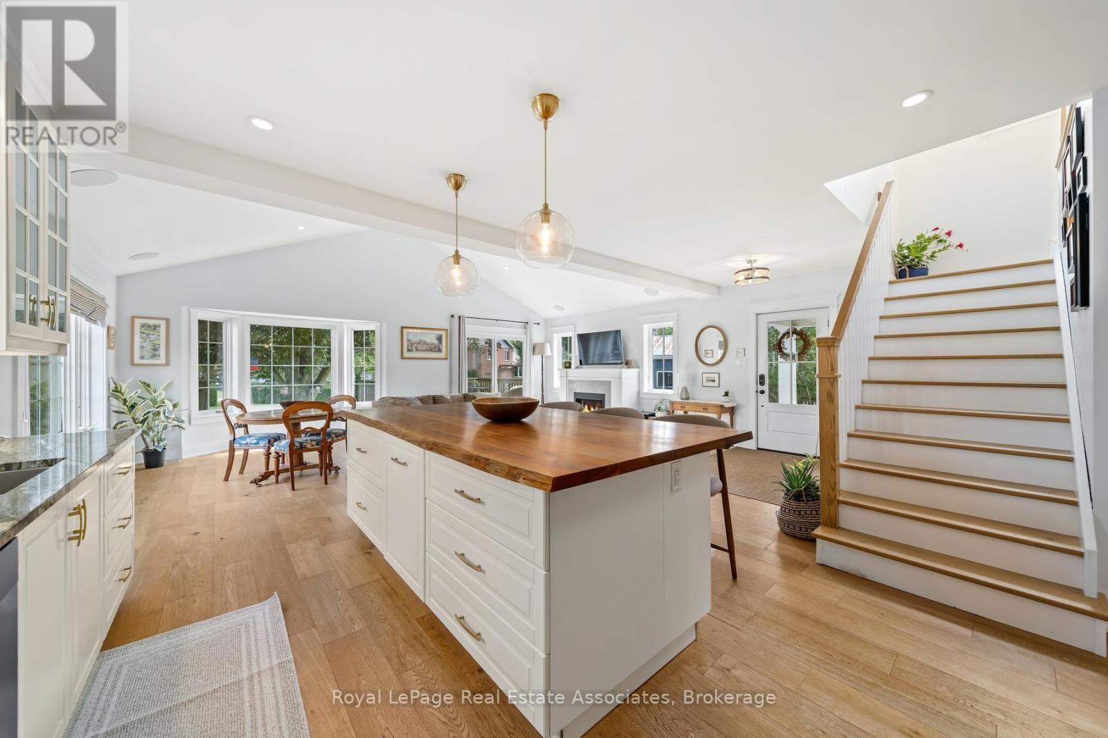 16 Wildwood Road, Halton Hills (Glen Williams), Ontario  L7G 2W7 - Photo 14 - W13823710