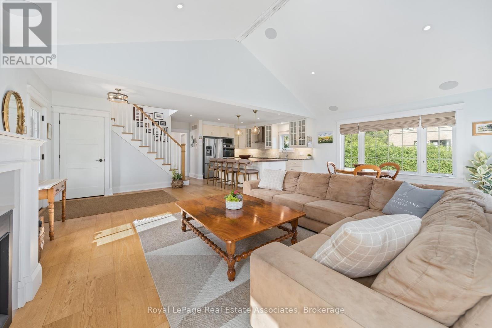 16 Wildwood Road, Halton Hills (Glen Williams), Ontario  L7G 2W7 - Photo 8 - W13823710