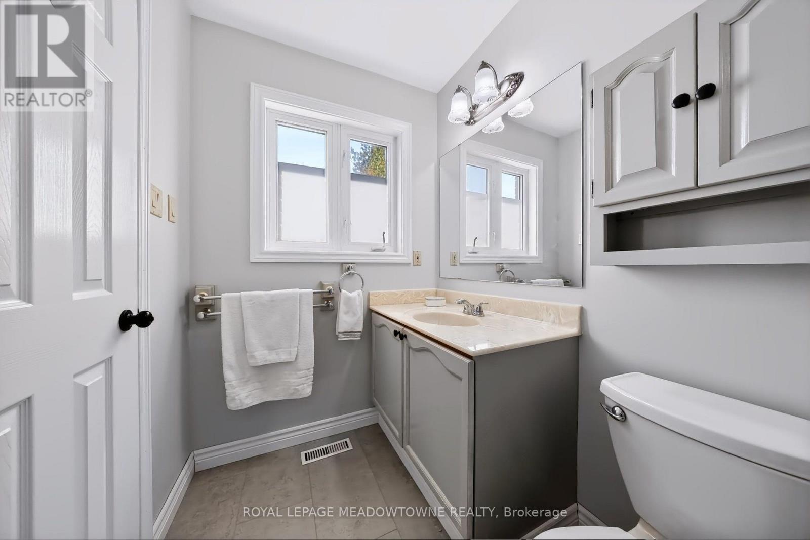 16 Harrop Avenue, Halton Hills (Georgetown), Ontario  L7G 5R2 - Photo 23 - W13824726