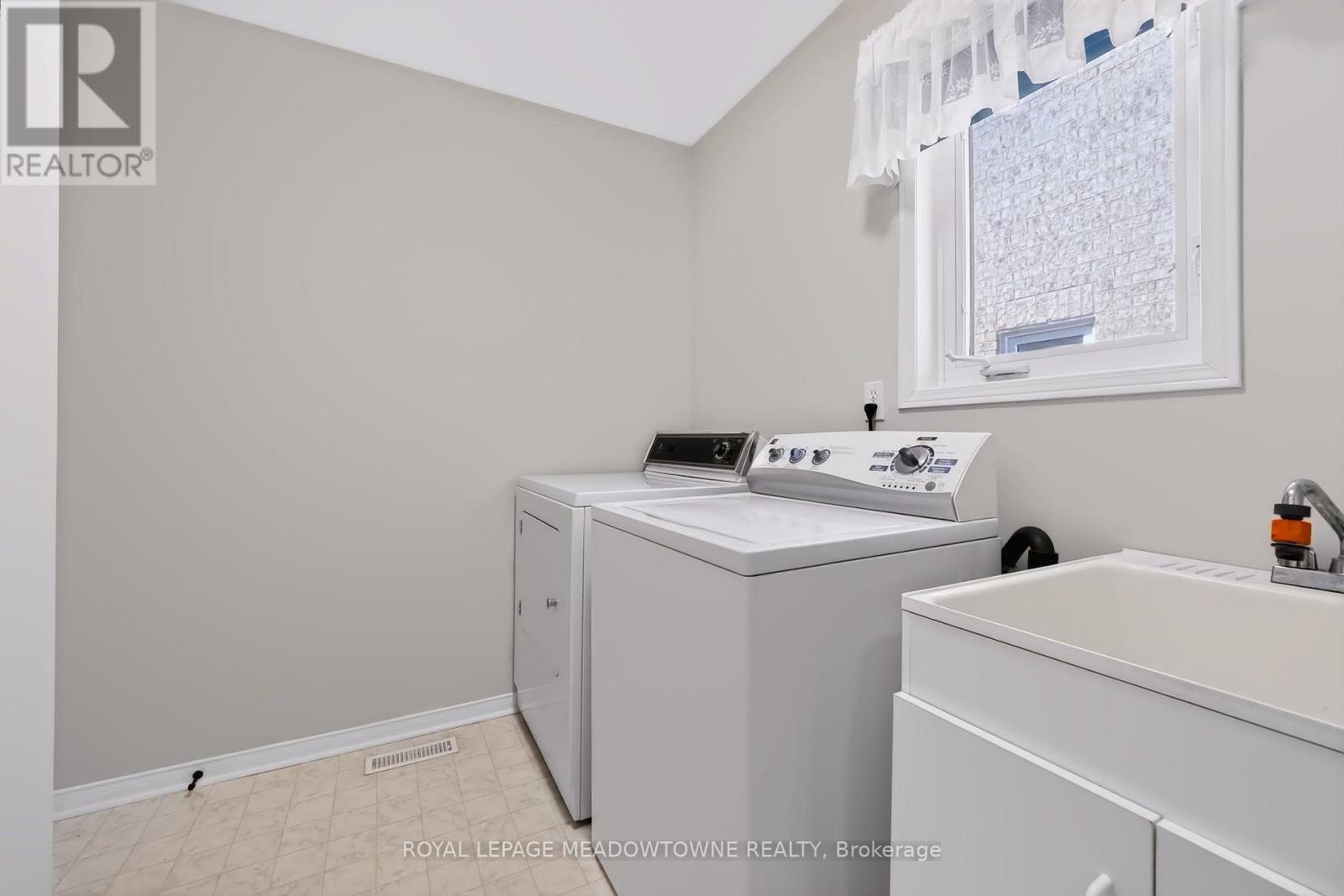 16 Harrop Avenue, Halton Hills (Georgetown), Ontario  L7G 5R2 - Photo 29 - W13824726