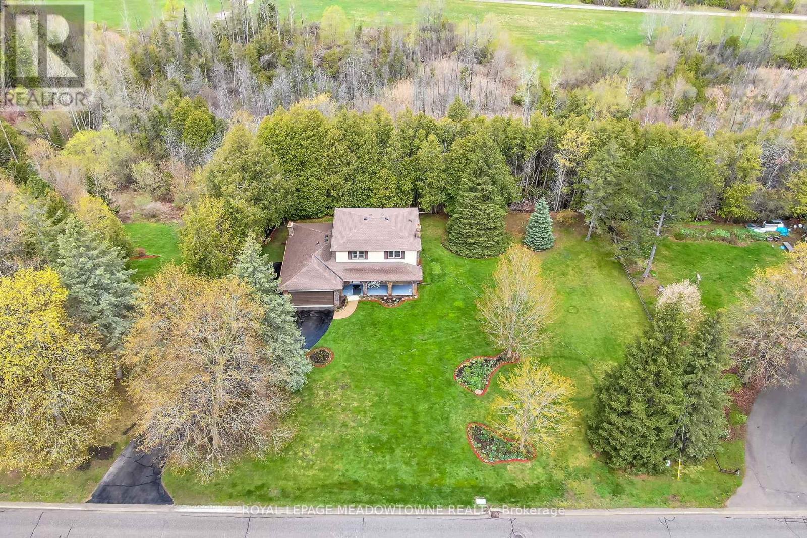 39 Wildwood Road, Halton Hills (Glen Williams), Ontario  L7G 2W8 - Photo 1 - W13824936
