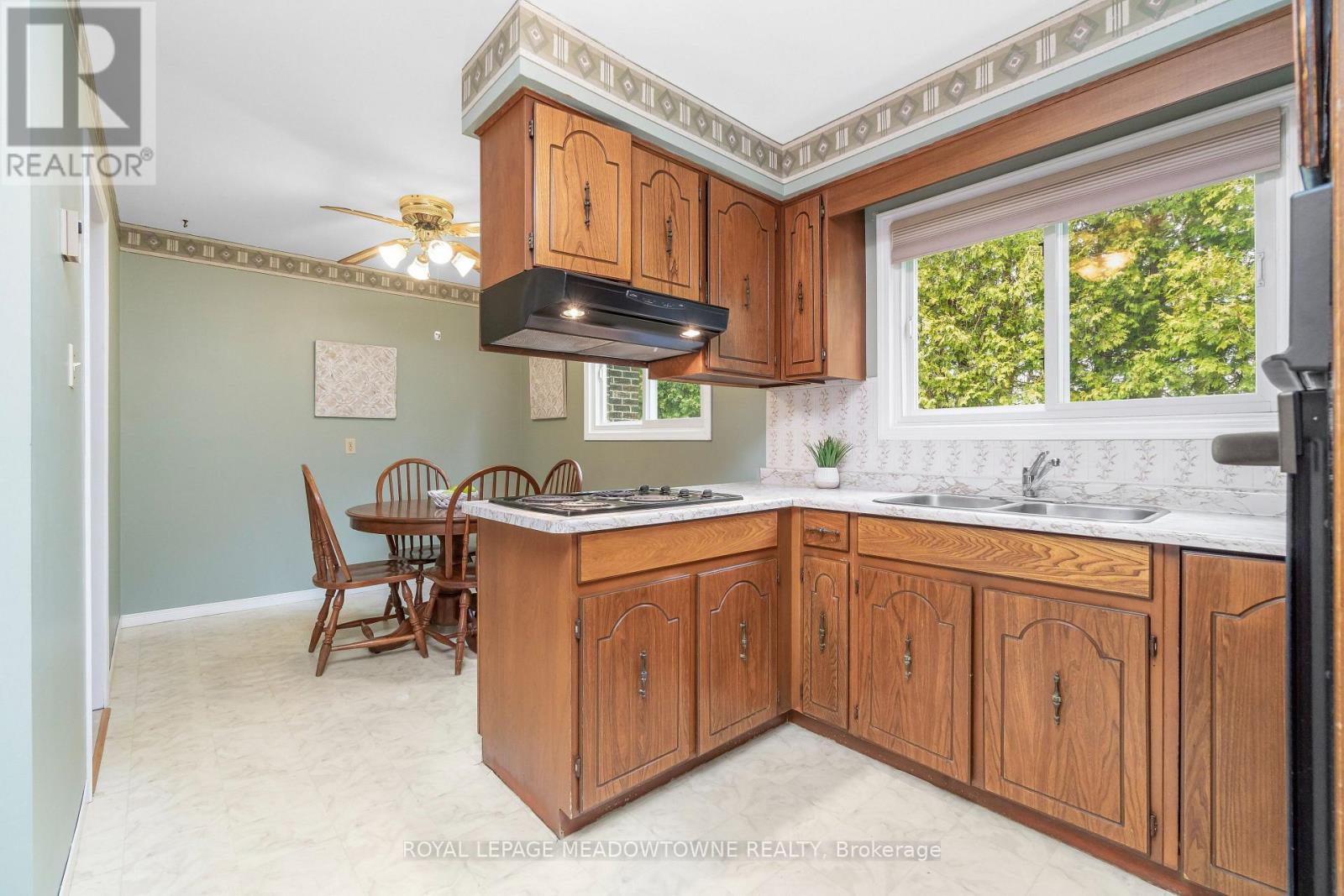 39 Wildwood Road, Halton Hills (Glen Williams), Ontario  L7G 2W8 - Photo 15 - W13824936