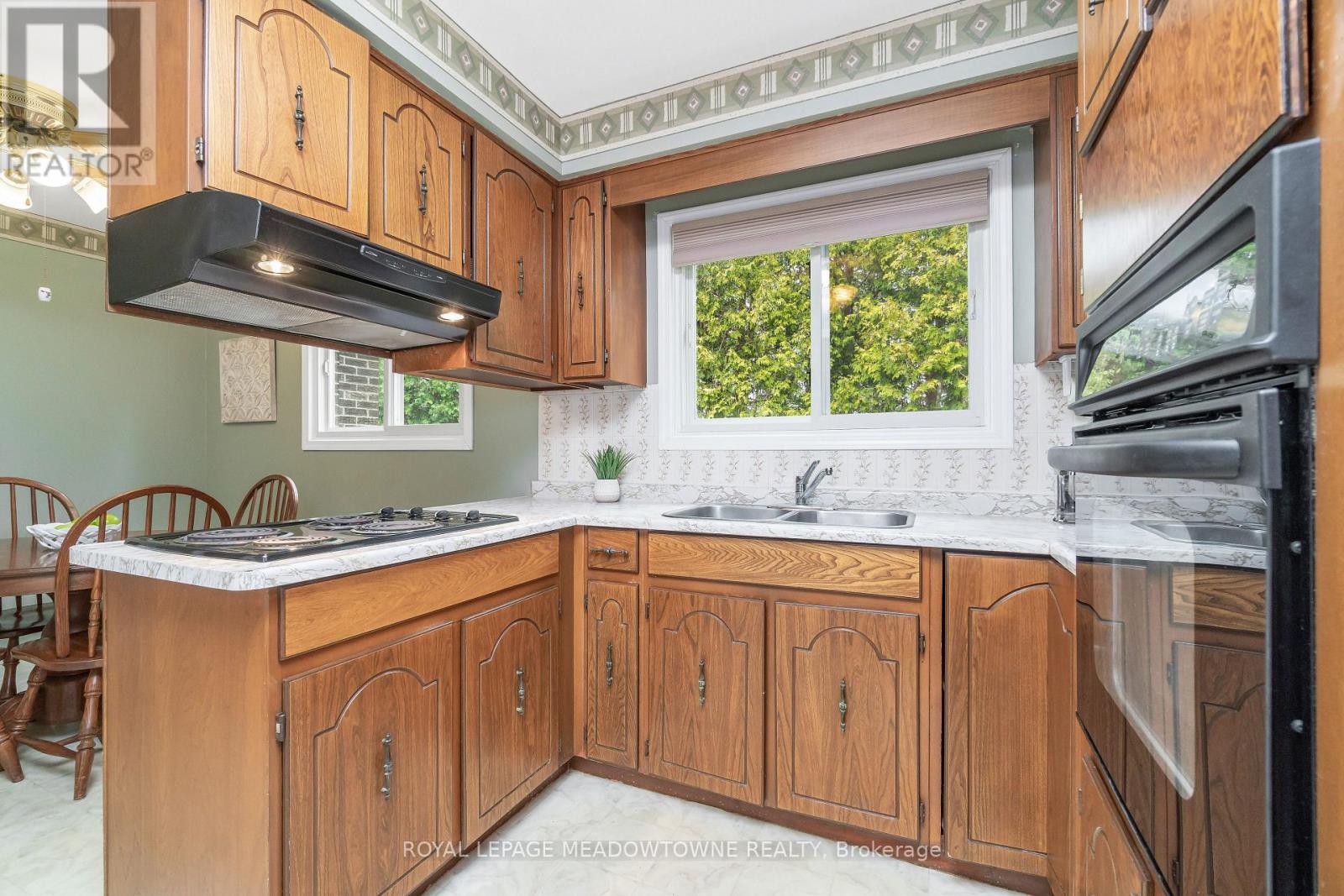 39 Wildwood Road, Halton Hills (Glen Williams), Ontario  L7G 2W8 - Photo 16 - W13824936