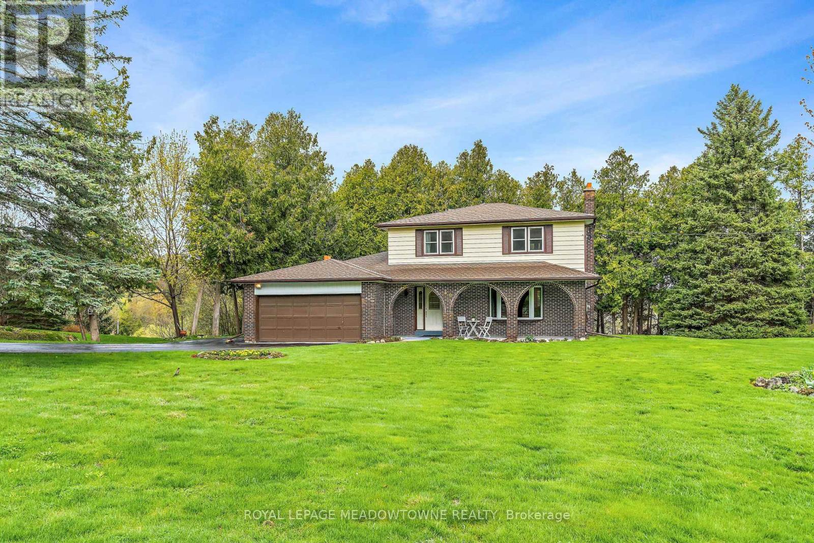 39 Wildwood Road, Halton Hills (Glen Williams), Ontario  L7G 2W8 - Photo 2 - W13824936