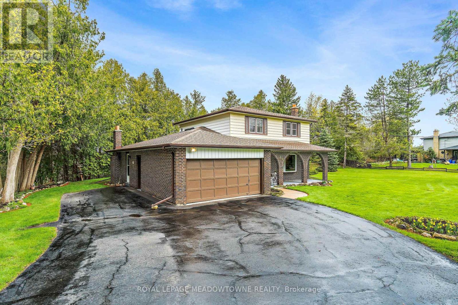 39 Wildwood Road, Halton Hills (Glen Williams), Ontario  L7G 2W8 - Photo 4 - W13824936