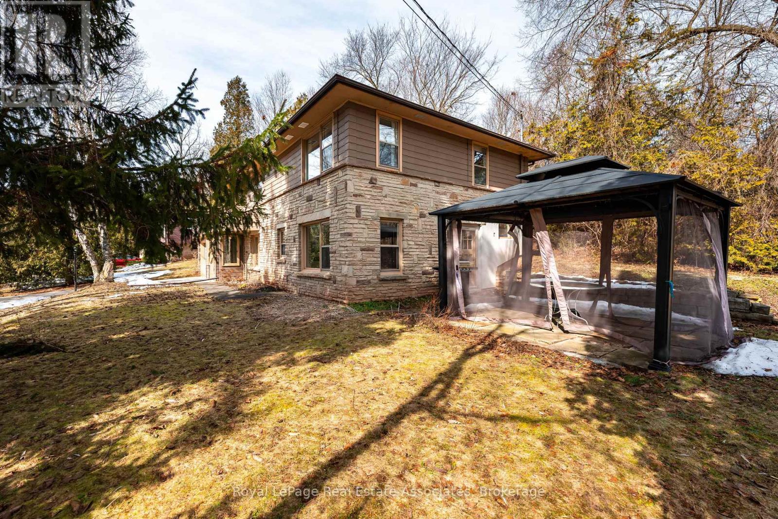 8 Ann Street, Halton Hills (Georgetown), Ontario  L7G 2V2 - Photo 35 - W13825176