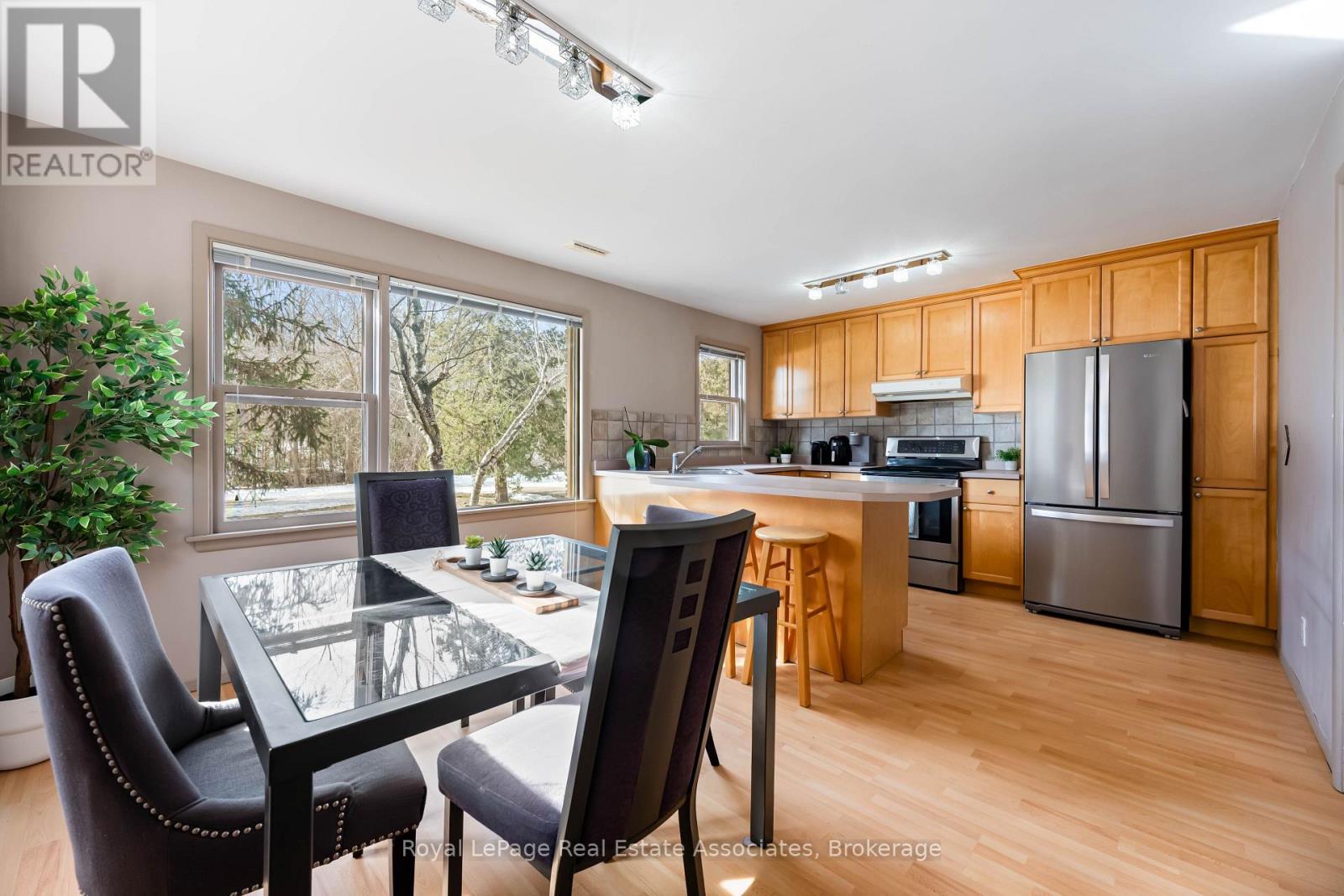 8 Ann Street, Halton Hills (Georgetown), Ontario  L7G 2V2 - Photo 4 - W13825176