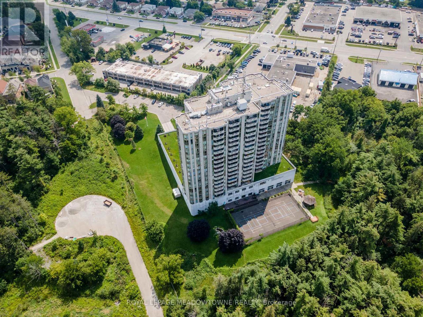 702 - 20 Mcfarlane Drive, Halton Hills (Georgetown), Ontario  L7G 5J8 - Photo 1 - W13827774
