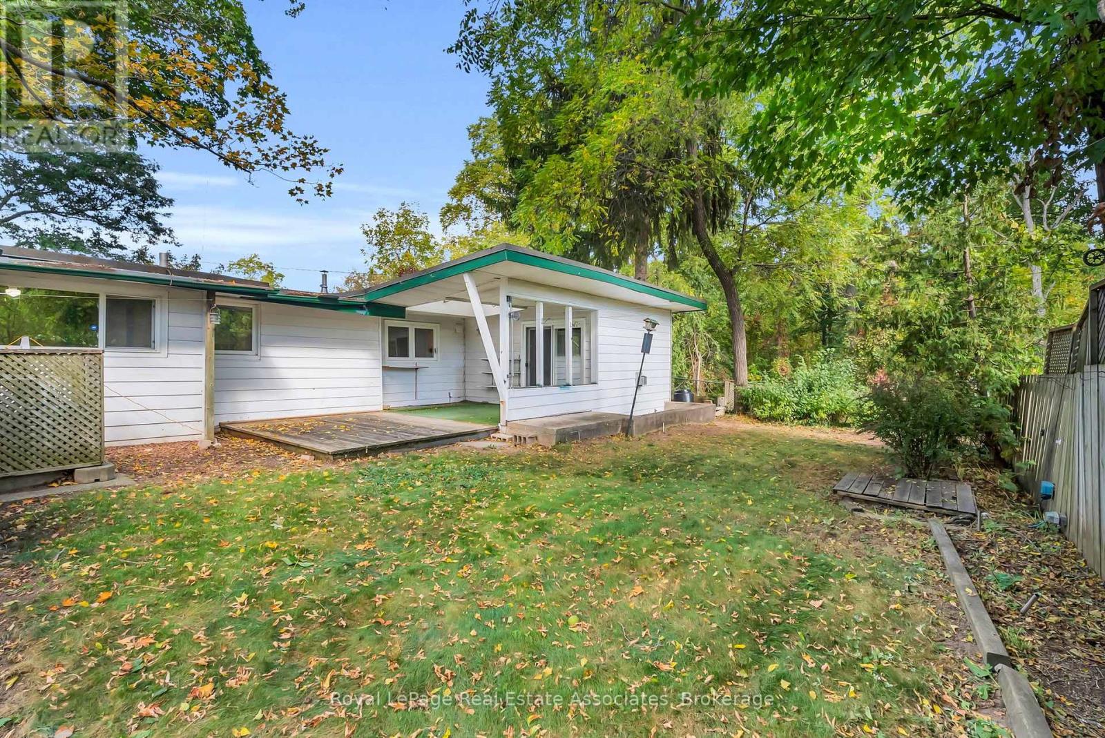 20 Adamson Street N, Halton Hills (Rural Halton Hills), Ontario  L0P 0A2 - Photo 27 - W13827938