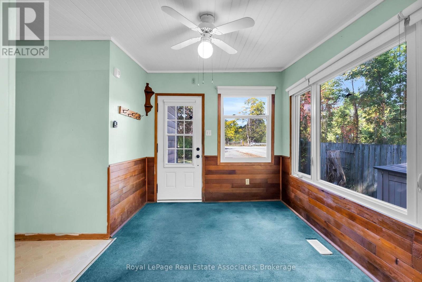 20 Adamson Street N, Halton Hills (Rural Halton Hills), Ontario  L0P 0A2 - Photo 8 - W13827938