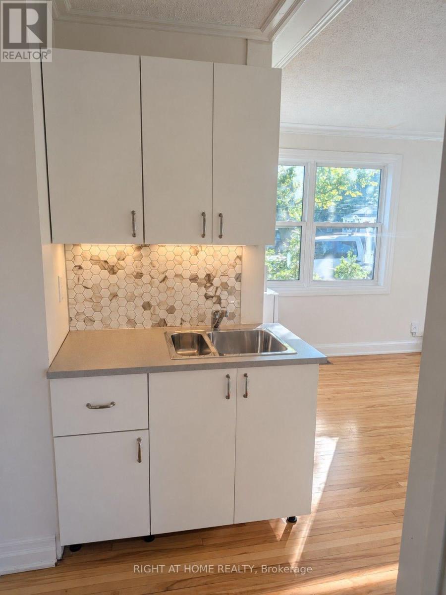 Suite B - 242 Arthur Street, Halton Hills (Ac Acton), Ontario  L7J 1M1 - Photo 4 - W13828250