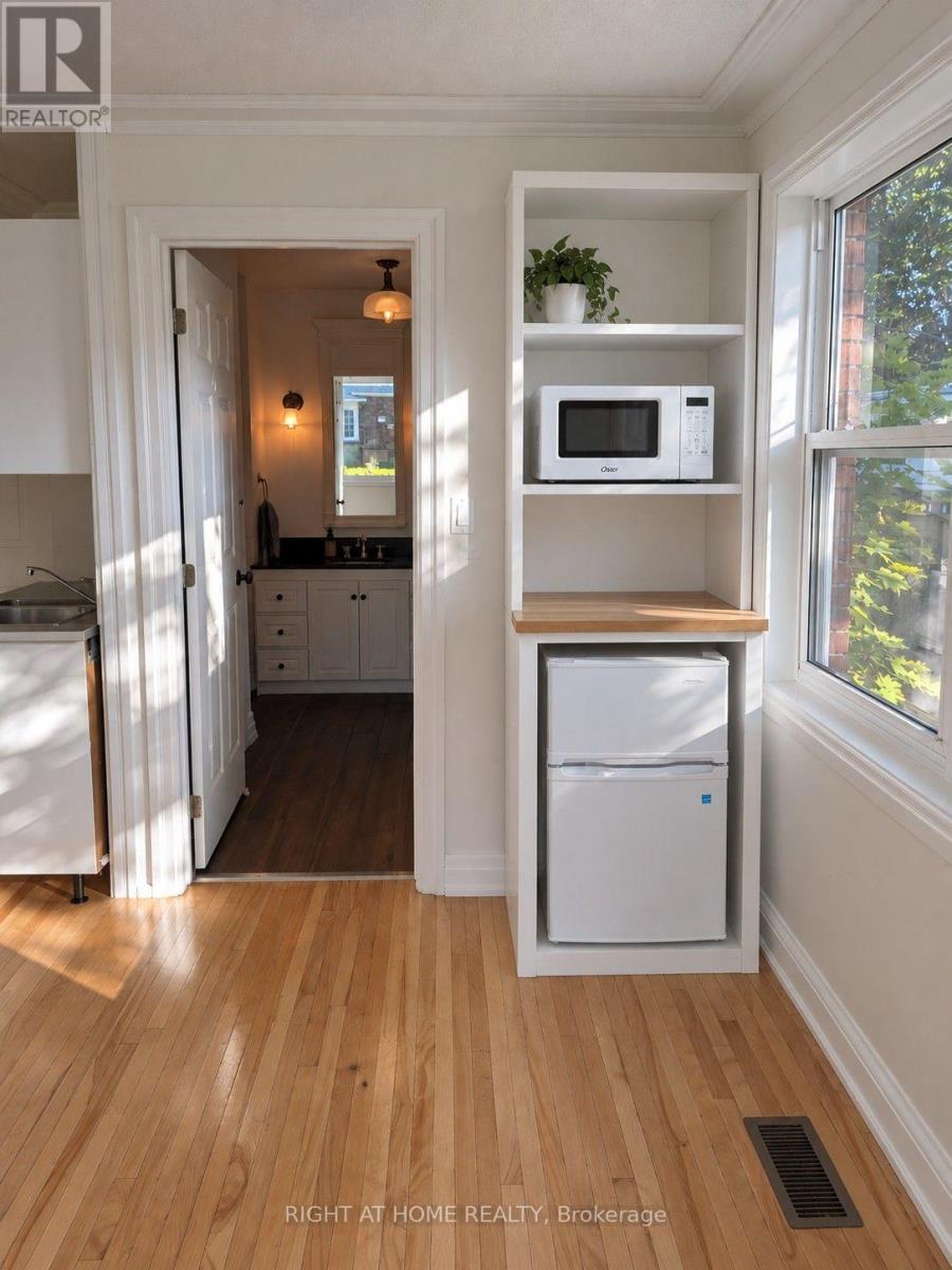 Suite B - 242 Arthur Street, Halton Hills (Ac Acton), Ontario  L7J 1M1 - Photo 6 - W13828250