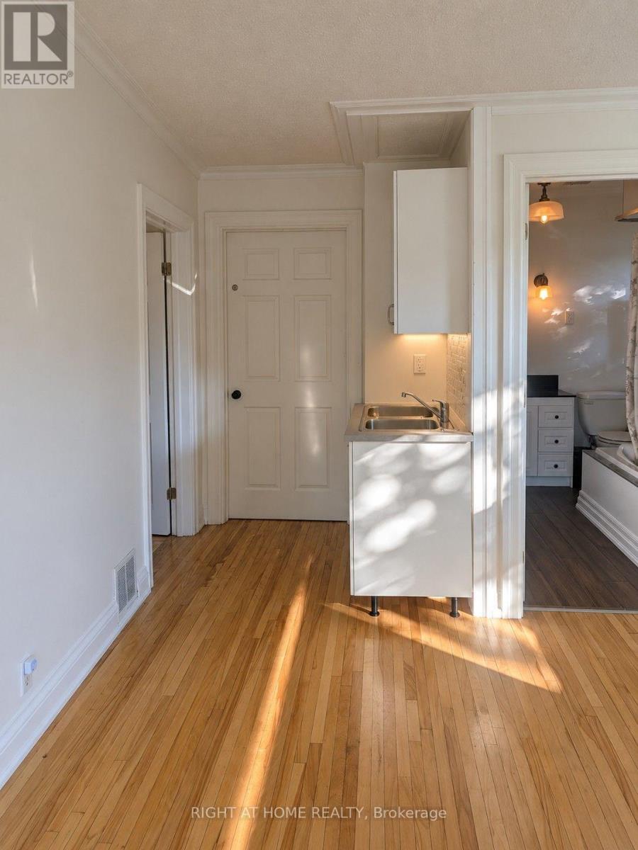 Suite B - 242 Arthur Street, Halton Hills (Ac Acton), Ontario  L7J 1M1 - Photo 7 - W13828250