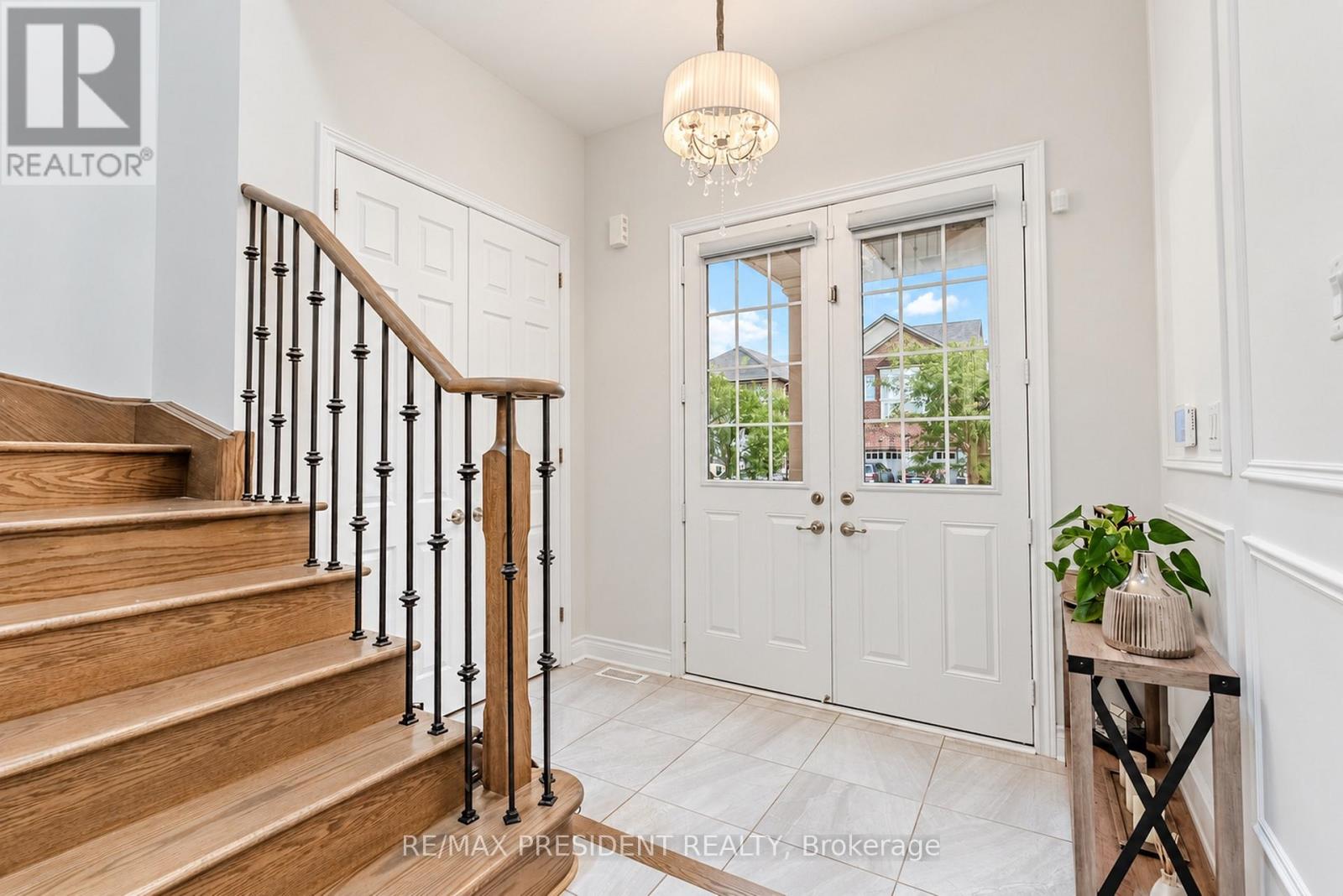 31 Monarch Drive, Halton Hills (Georgetown), Ontario  L7G 0H9 - Photo 8 - W13828804