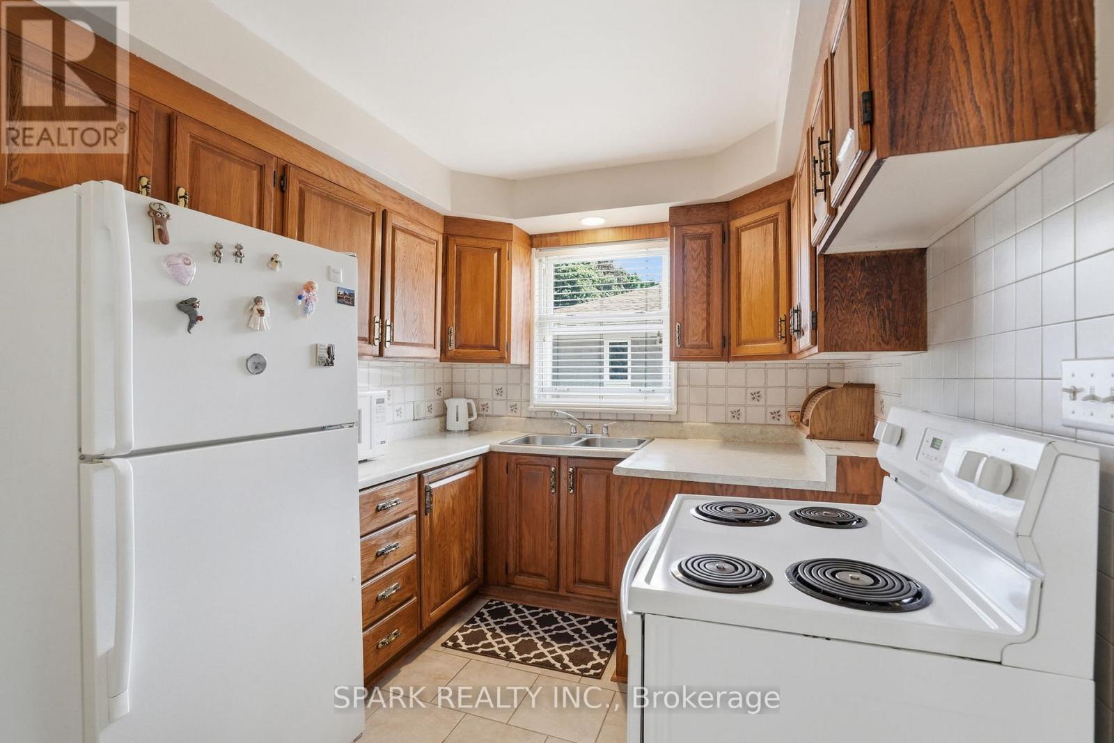 416 Delrex Boulevard, Halton Hills (Georgetown), Ontario  L7G 4H9 - Photo 11 - W13828922