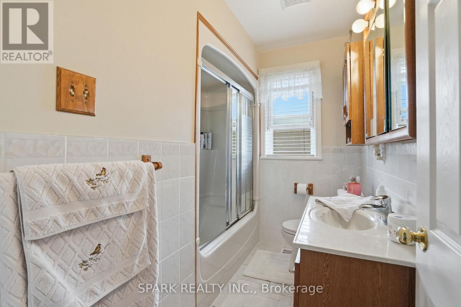 416 Delrex Boulevard, Halton Hills (Georgetown), Ontario  L7G 4H9 - Photo 14 - W13828922