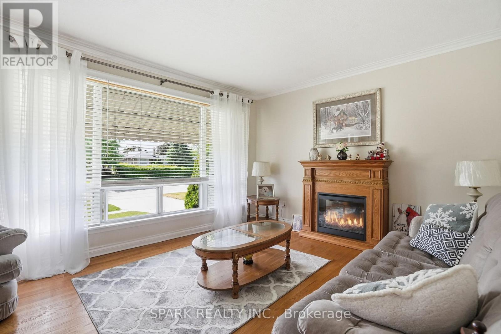 416 Delrex Boulevard, Halton Hills (Georgetown), Ontario  L7G 4H9 - Photo 7 - W13828922