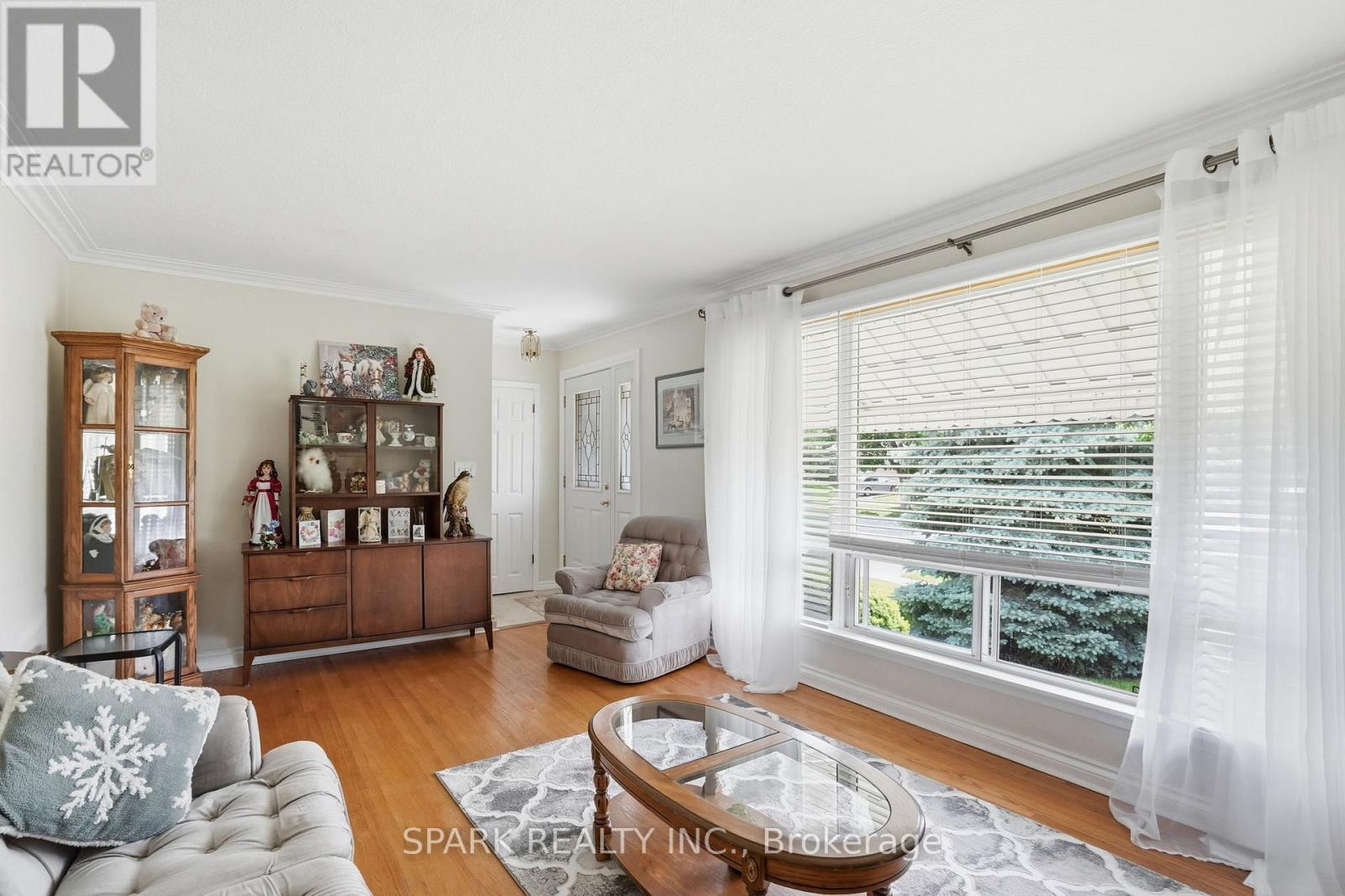 416 Delrex Boulevard, Halton Hills (Georgetown), Ontario  L7G 4H9 - Photo 8 - W13828922