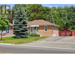 <div class="price">$829,000</div> 416 Delrex Boulevard, Halton Hills (Georgetown)<br><div style="margin-bottom:8px;"><small>Spark Realty Inc.</small></div><div class='bed_bath'>4 Bed | 2 Bath</div>