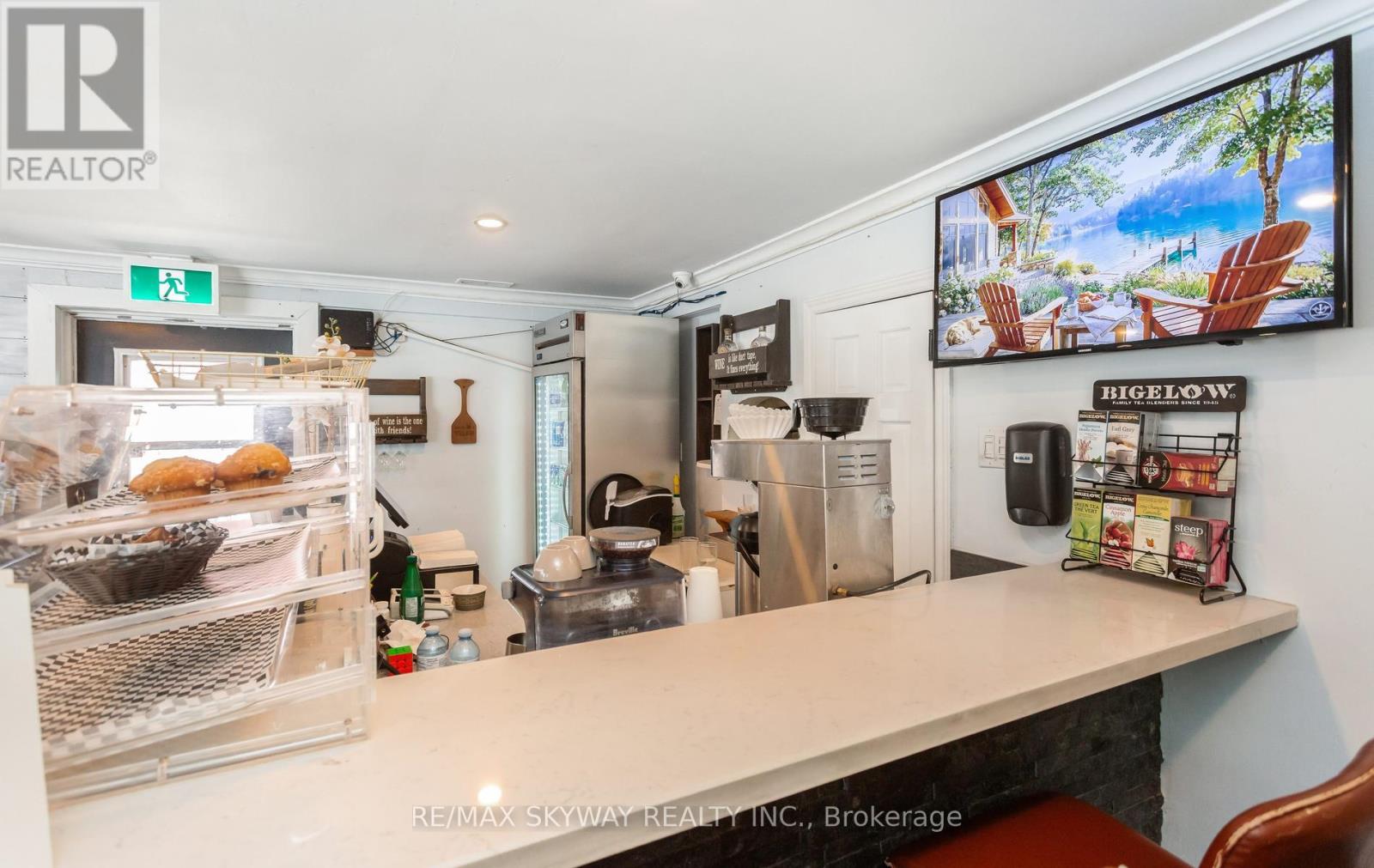 19 Main Street N, Milton (Campbellville), Ontario  L0P 1B0 - Photo 10 - W13829624