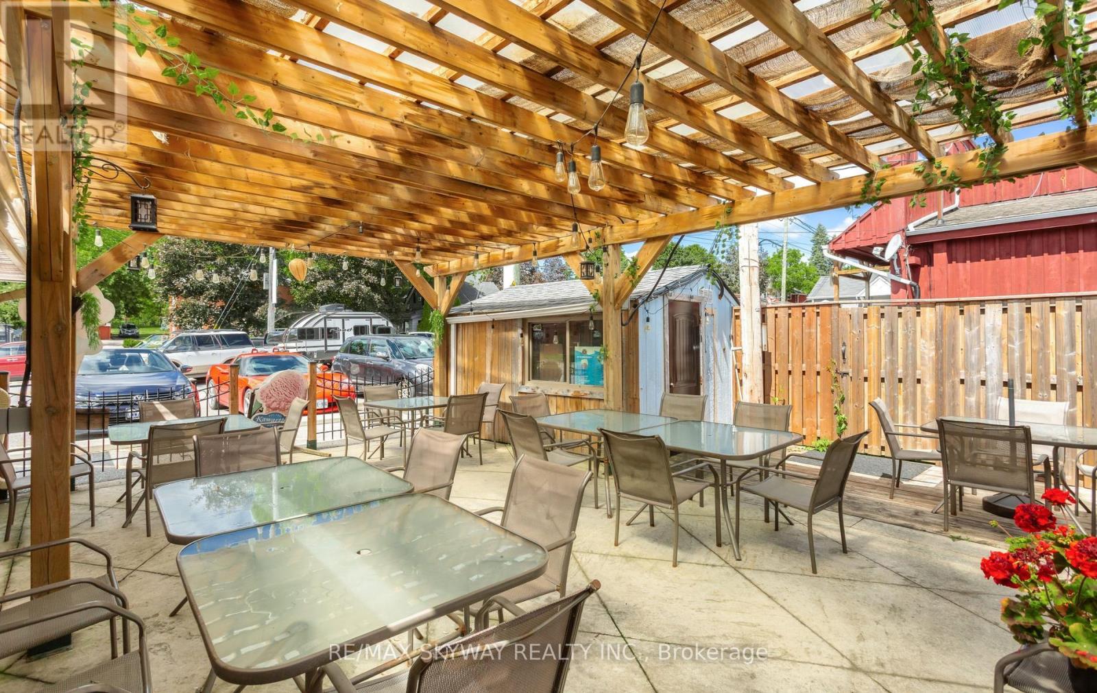 19 Main Street N, Milton (Campbellville), Ontario  L0P 1B0 - Photo 8 - W13829624