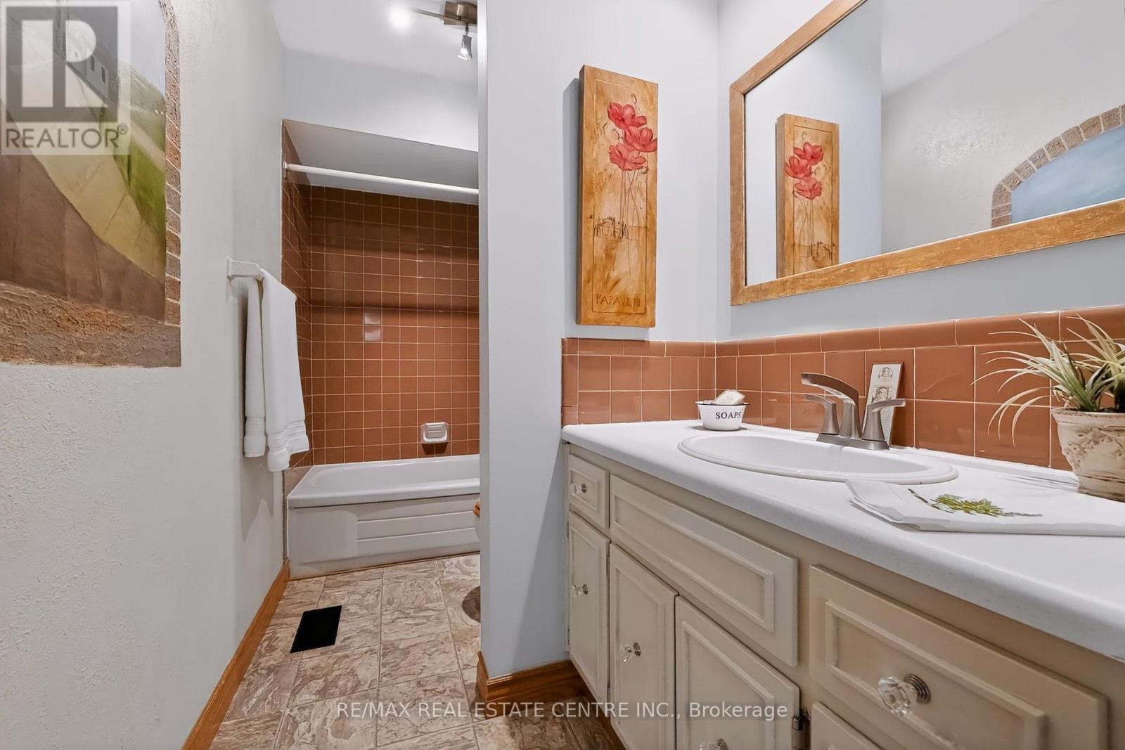 80 Glenda Jane Drive, Milton (Campbellville), Ontario  L0P 1B0 - Photo 24 - W13830314