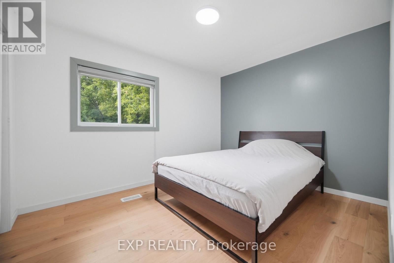 32 Maple Avenue E, Halton Hills (Georgetown), Ontario  L7G 5M2 - Photo 14 - W13830454
