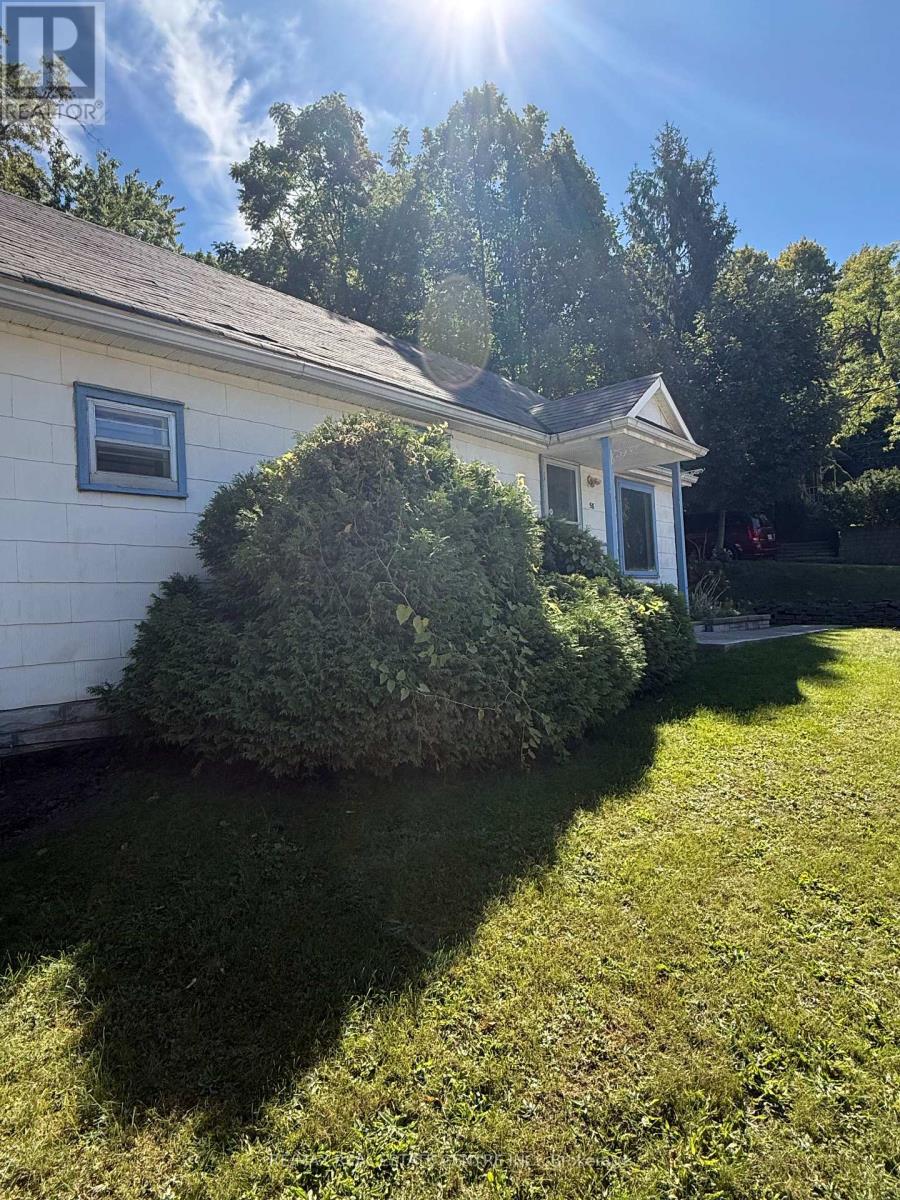 58 John Street, Halton Hills (Georgetown), Ontario  L7G 2J8 - Photo 1 - W13833600