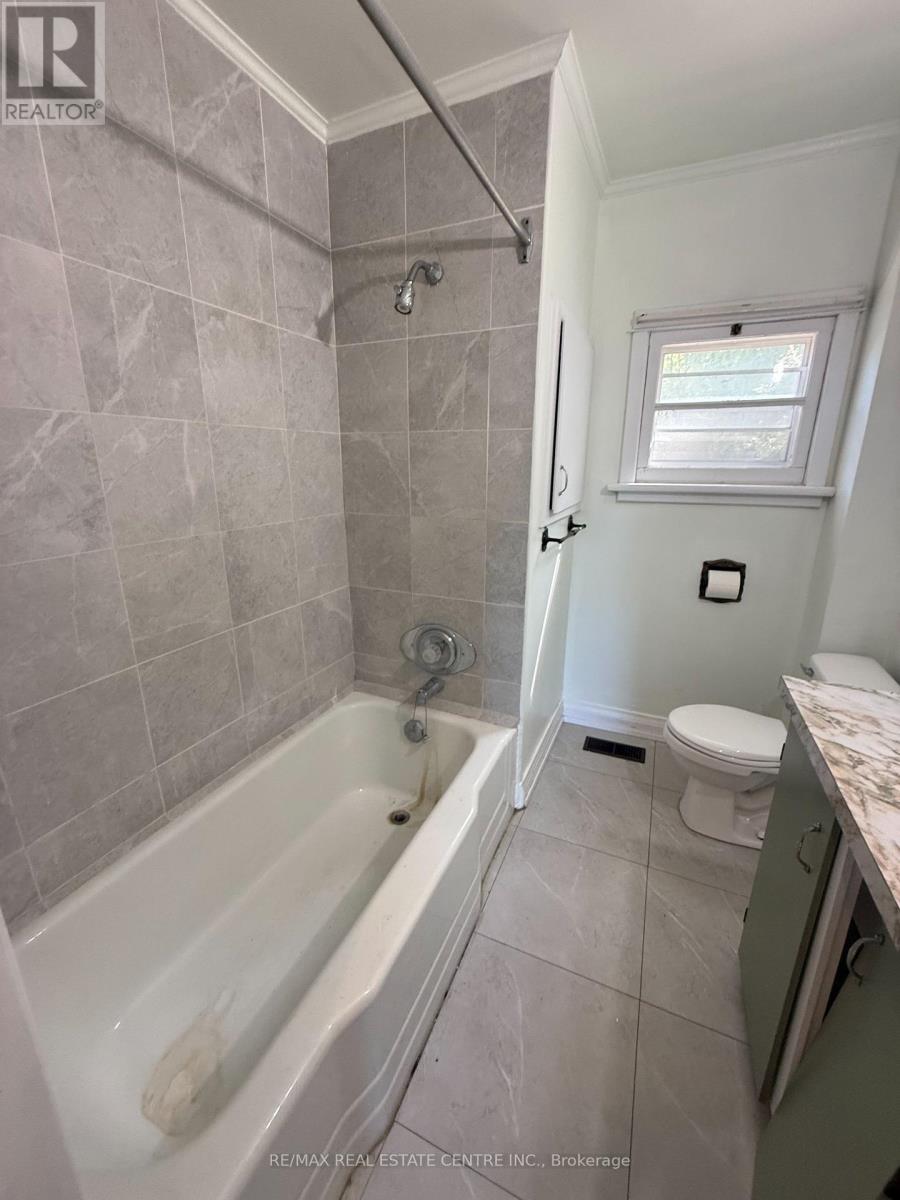 58 John Street, Halton Hills (Georgetown), Ontario  L7G 2J8 - Photo 11 - W13833600