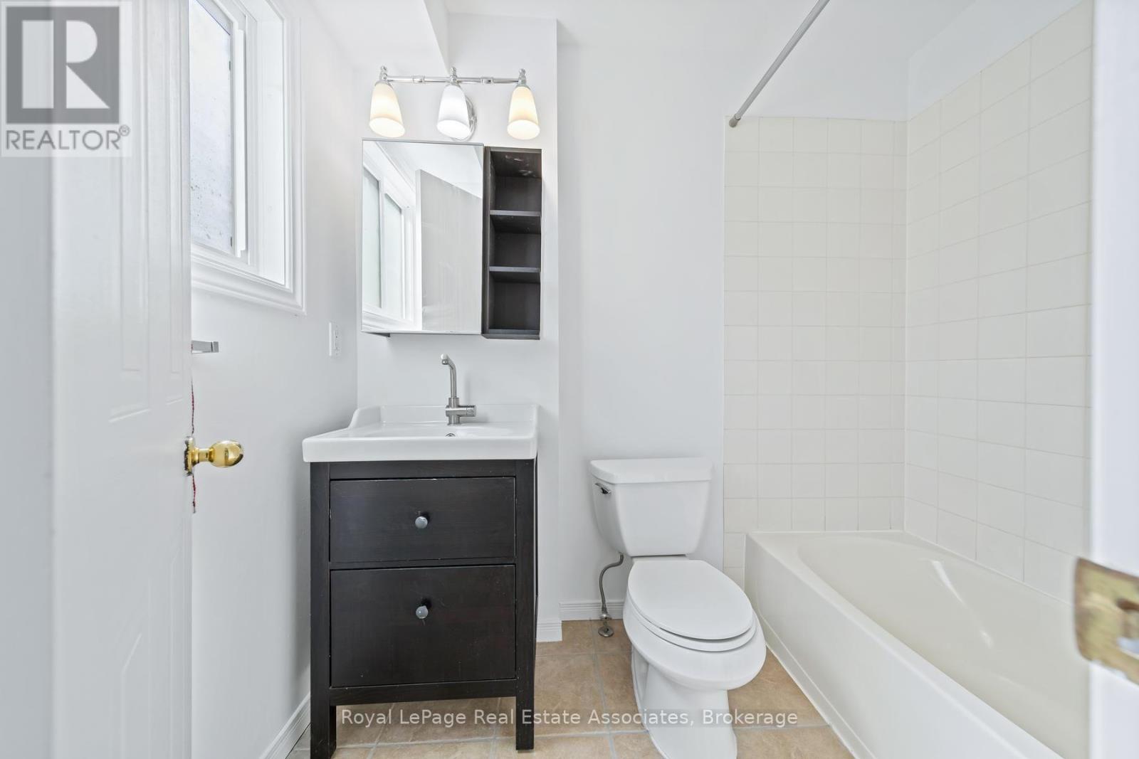 30 Stewart Maclaren Road, Halton Hills (Georgetown), Ontario  L7G 5L9 - Photo 17 - W13834298