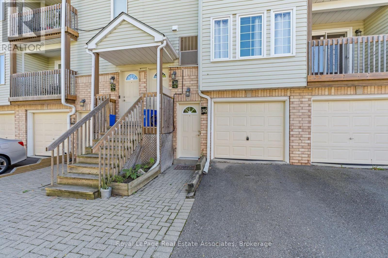 30 Stewart Maclaren Road, Halton Hills (Georgetown), Ontario  L7G 5L9 - Photo 2 - W13834298