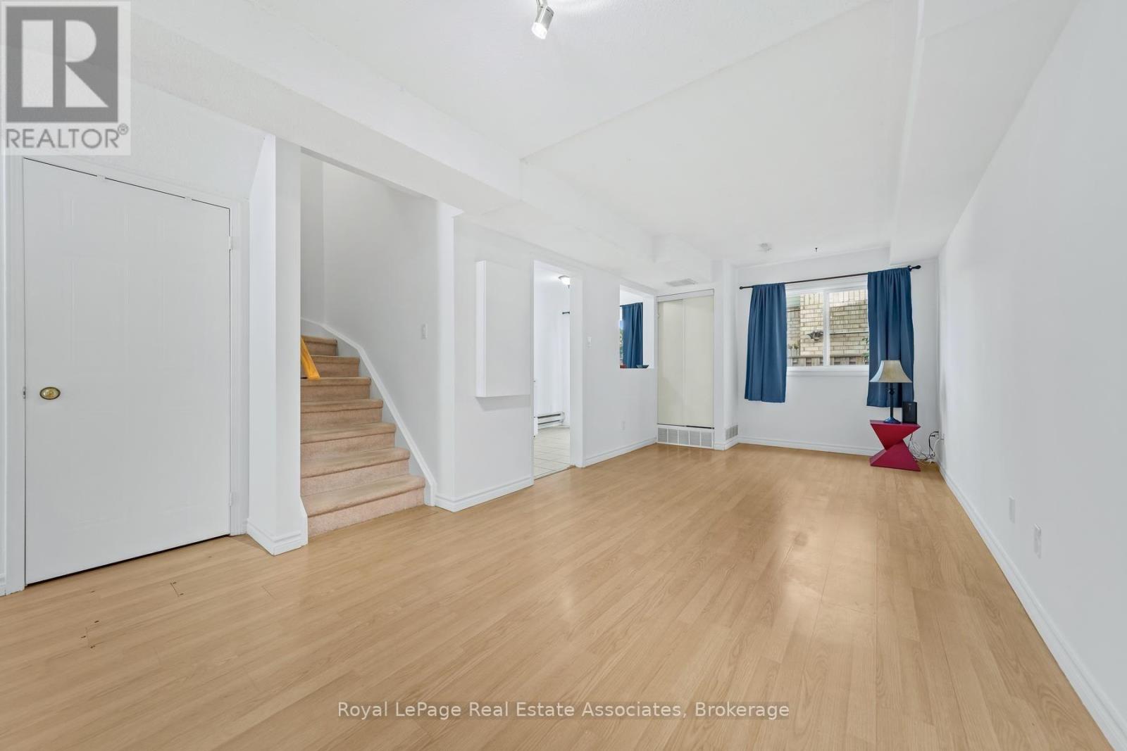 30 Stewart Maclaren Road, Halton Hills (Georgetown), Ontario  L7G 5L9 - Photo 6 - W13834298