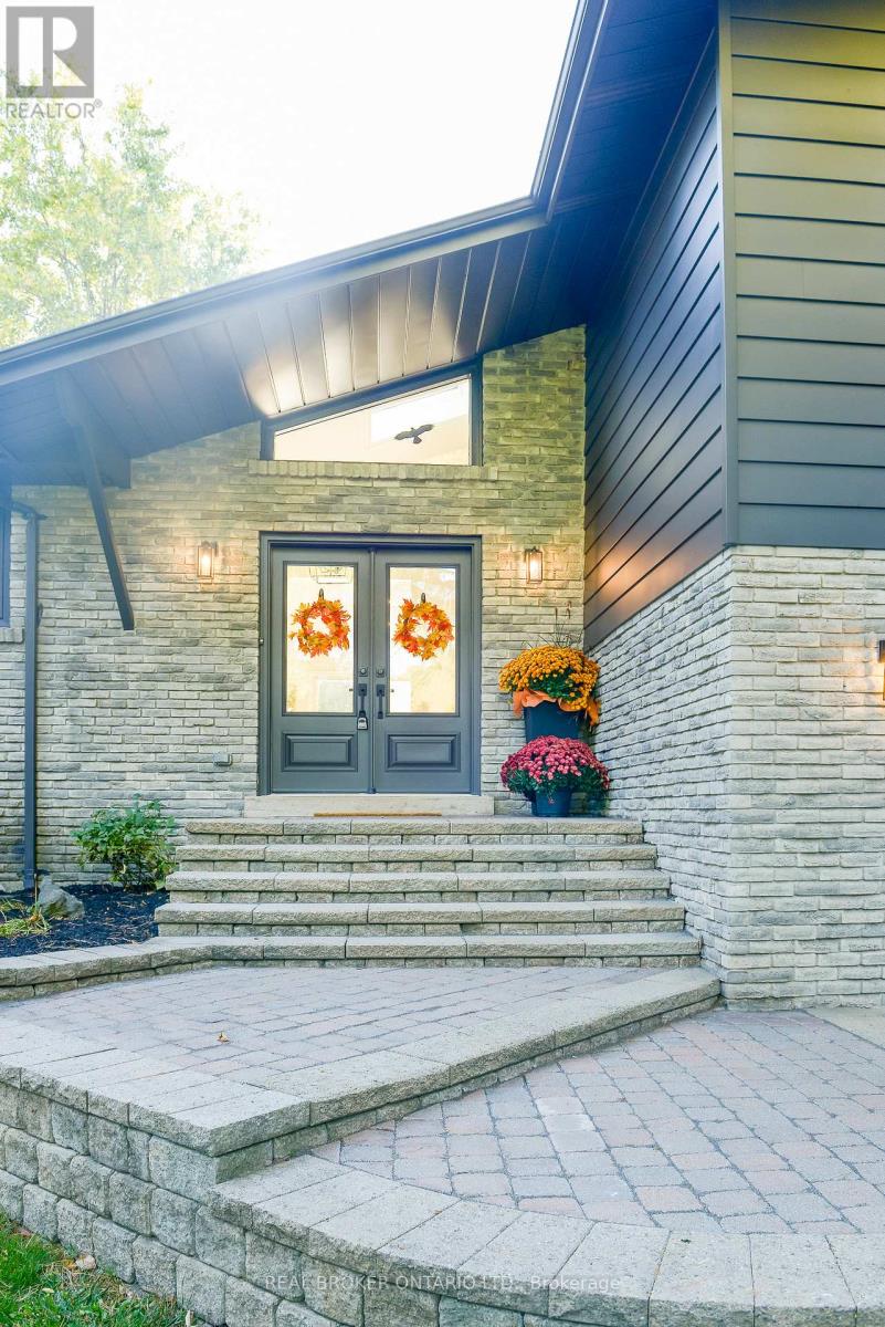 572 Main Street, Halton Hills (Glen Williams), Ontario  L7G 3T6 - Photo 3 - W13834990