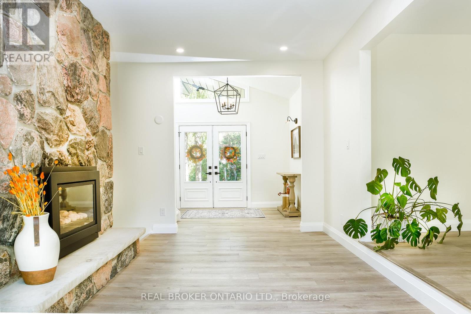 572 Main Street, Halton Hills (Glen Williams), Ontario  L7G 3T6 - Photo 6 - W13834990