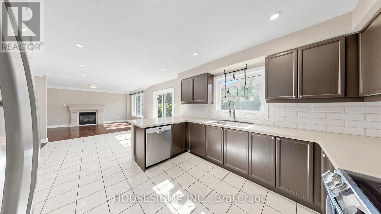 32 Willoughby Way, Halton Hills (Georgetown), Ontario  L7G 6C4 - Photo 11 - W13836026
