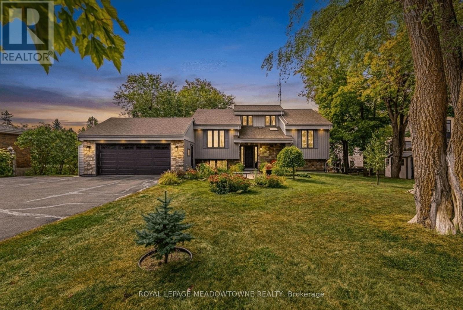 8388 Ninth Line, Halton Hills (Rural Halton Hills), Ontario  L0P 1K0 - Photo 1 - W13838410
