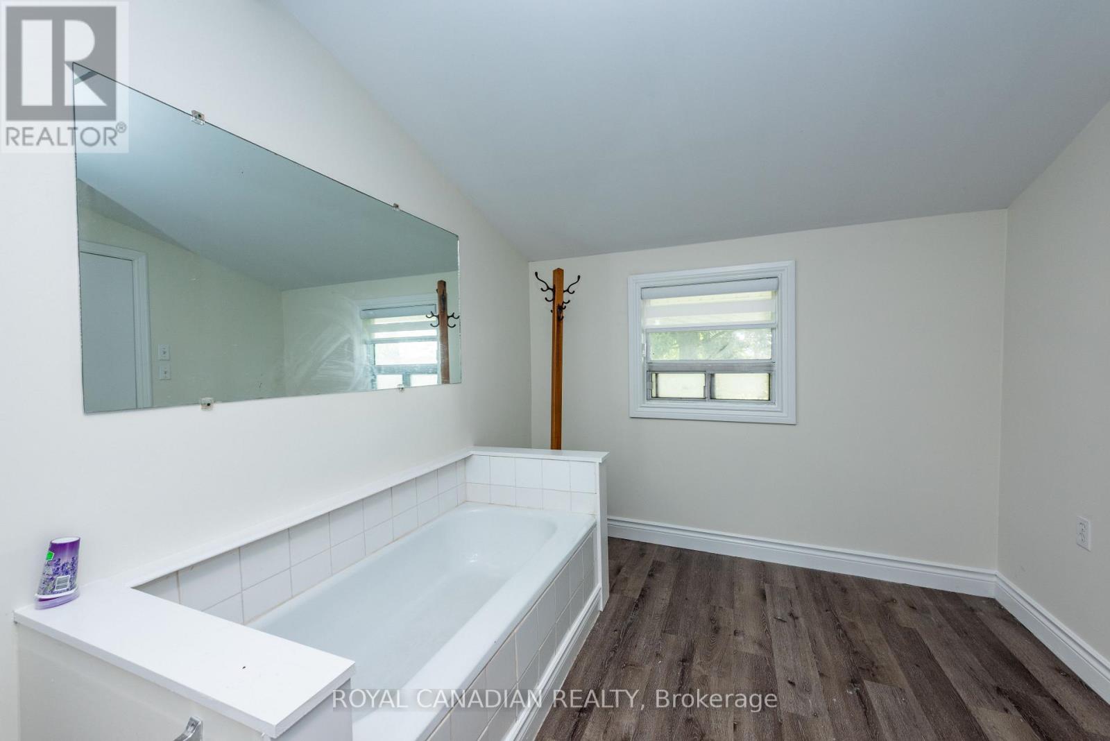 9775 Highway 7, Halton Hills (Rural Halton Hills), Ontario  L7J 2L8 - Photo 8 - W13839350