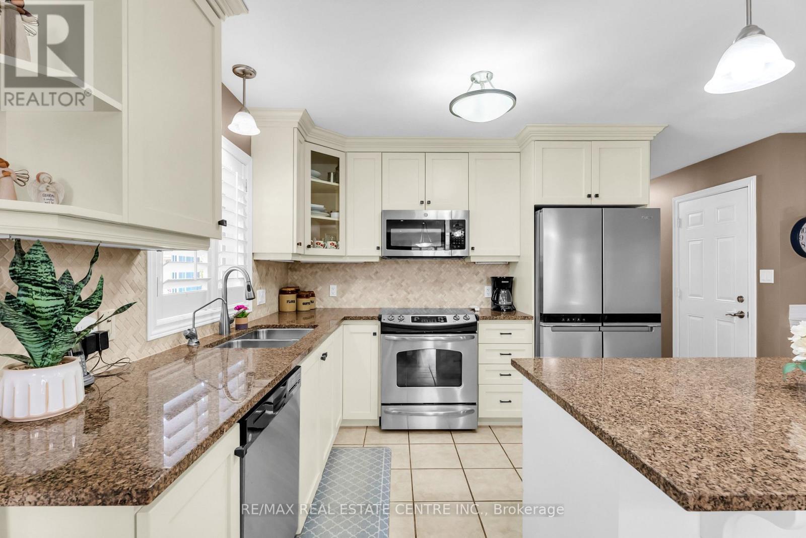 22 John Goy Sr Trail, Halton Hills (Ac Acton), Ontario  L7J 0A6 - Photo 13 - W13839808