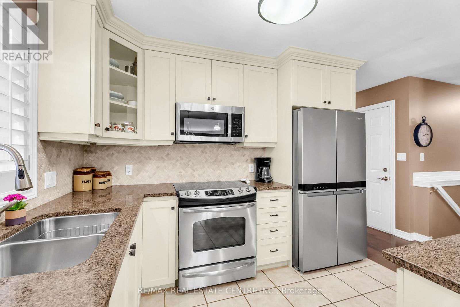 22 John Goy Sr Trail, Halton Hills (Ac Acton), Ontario  L7J 0A6 - Photo 14 - W13839808