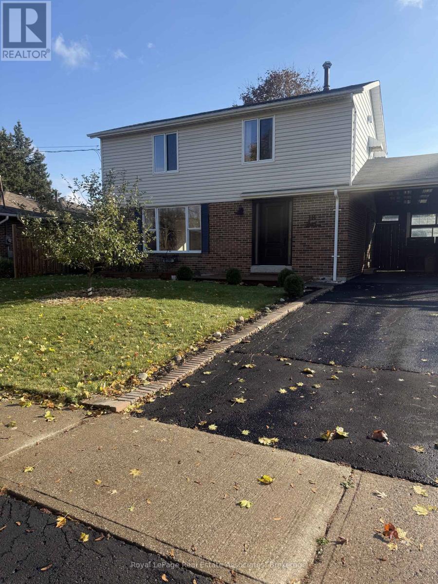 18 Fagan Drive, Halton Hills (Georgetown), Ontario  L7G 4P3 - Photo 1 - W13842004
