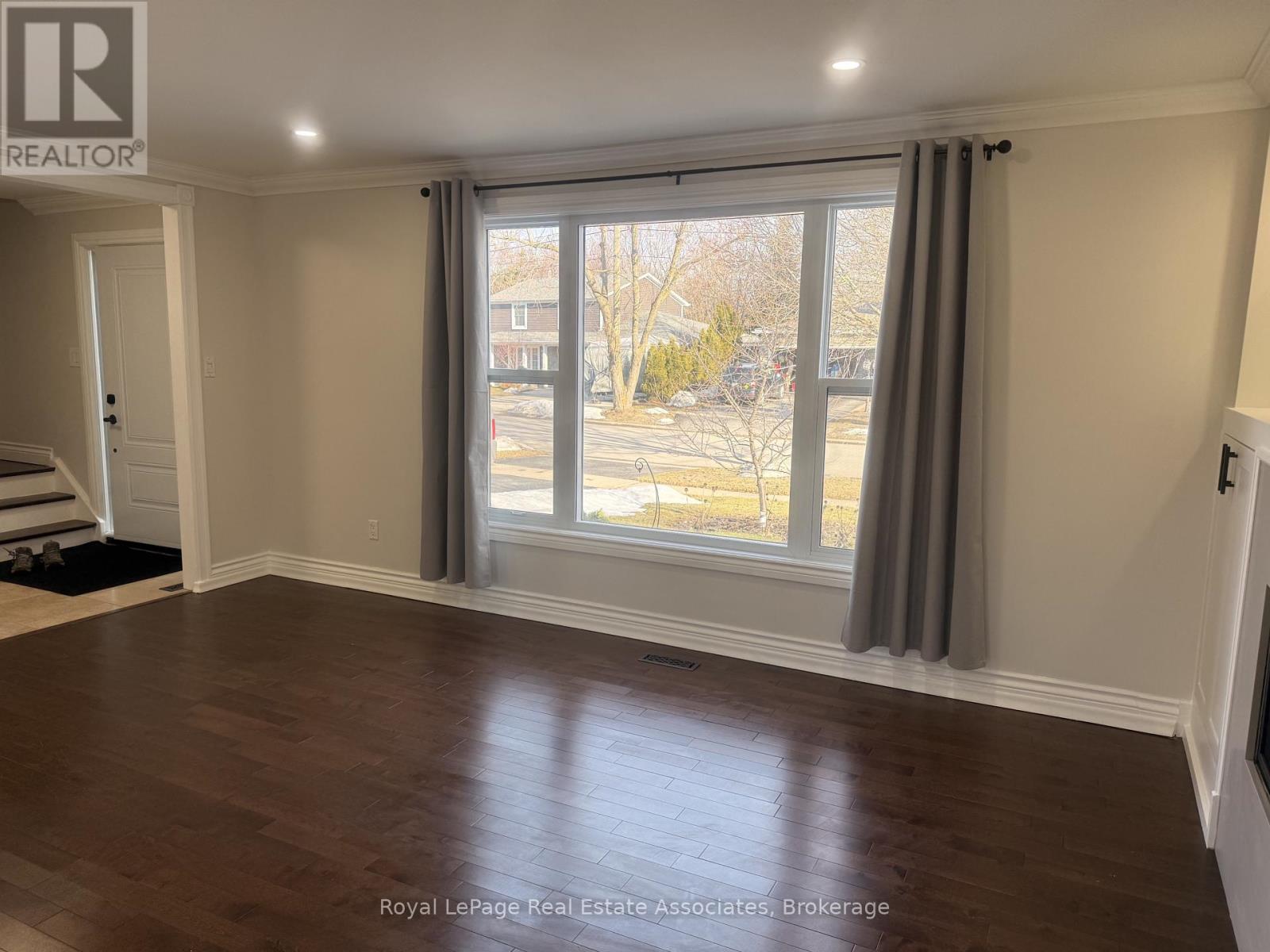 18 Fagan Drive, Halton Hills (Georgetown), Ontario  L7G 4P3 - Photo 6 - W13842004