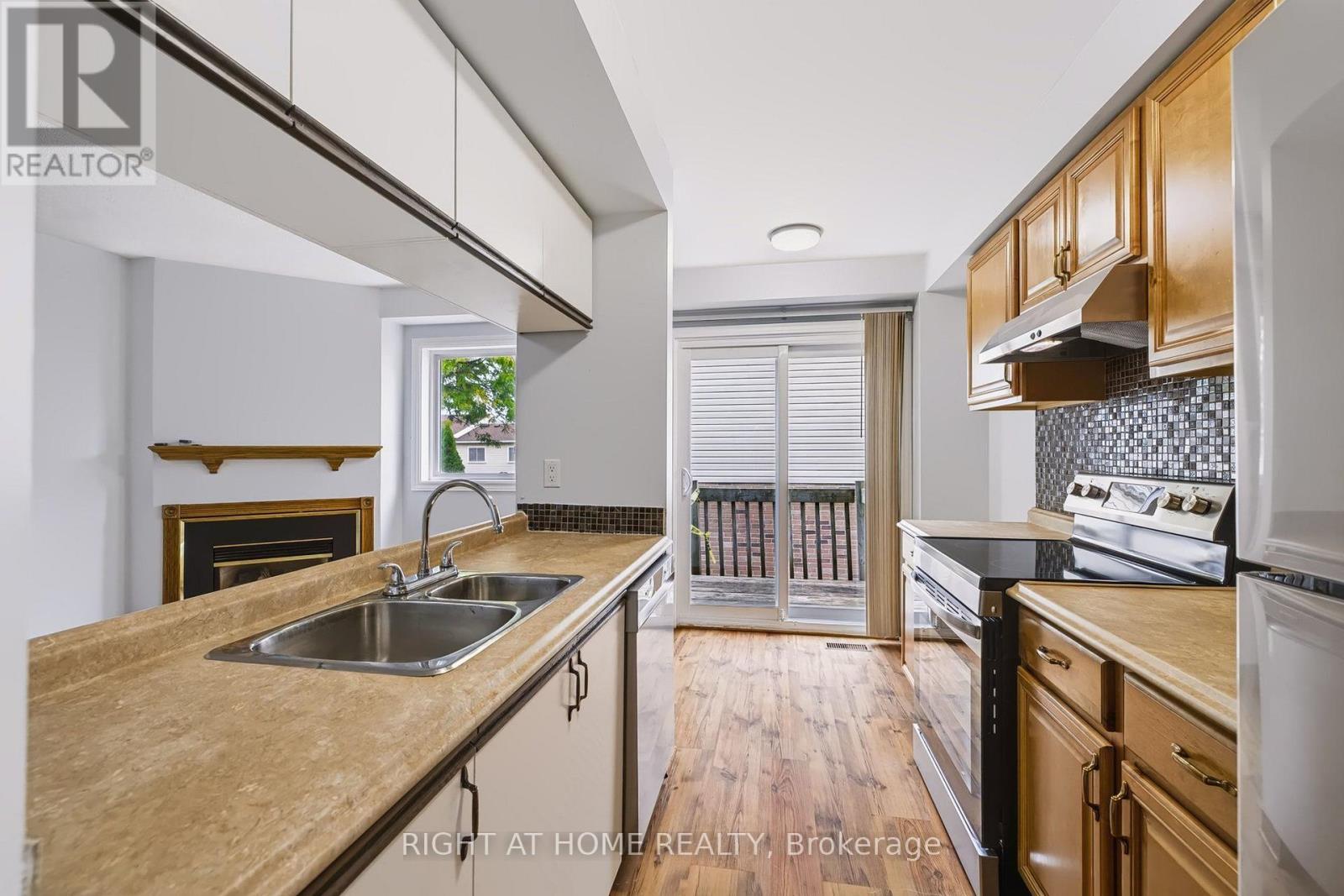 77 Stewart Maclaren Road, Halton Hills (Georgetown), Ontario  L7G 5L8 - Photo 11 - W13842686