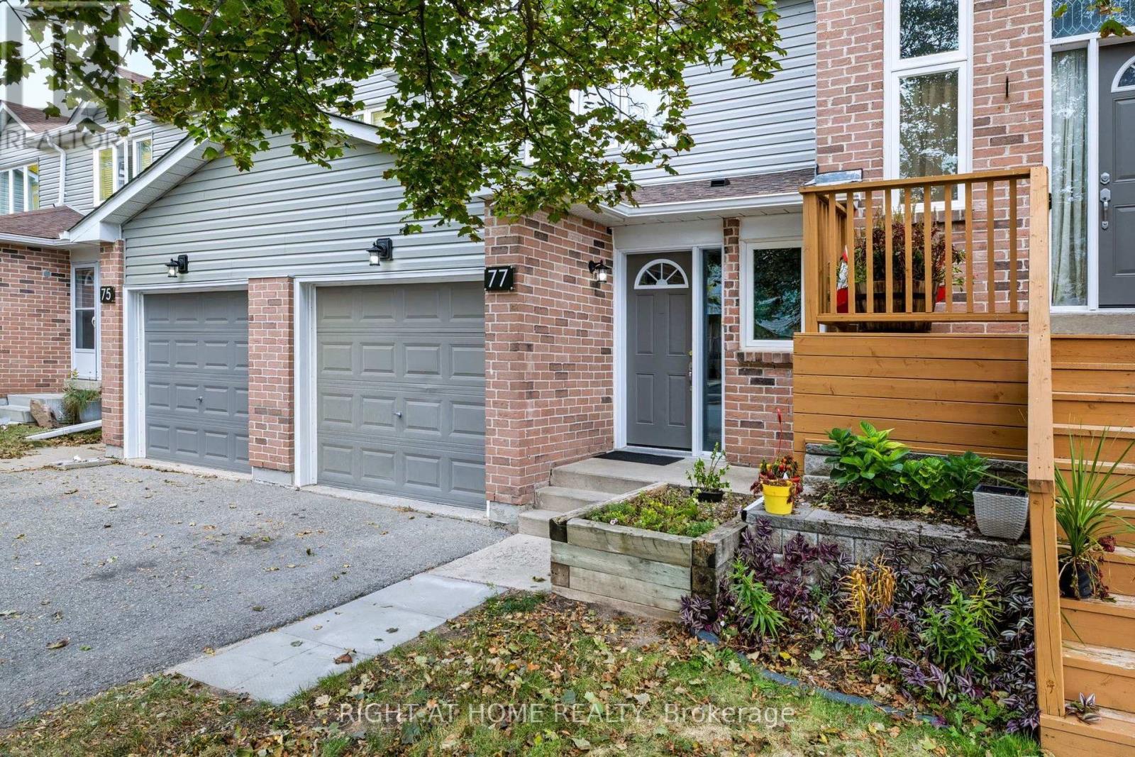 77 Stewart Maclaren Road, Halton Hills (Georgetown), Ontario  L7G 5L8 - Photo 2 - W13842686