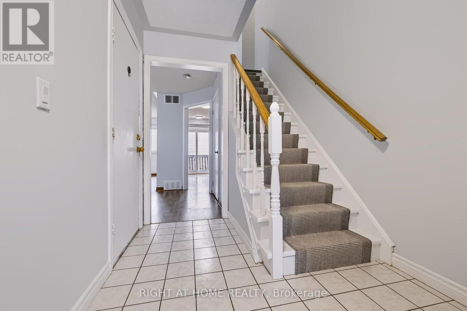 77 Stewart Maclaren Road, Halton Hills (Georgetown), Ontario  L7G 5L8 - Photo 4 - W13842686