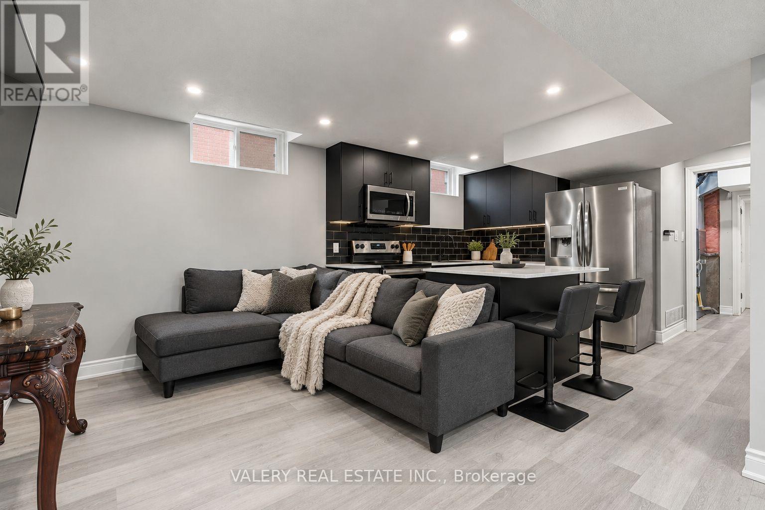 106 Doctor Moore Court, Halton Hills (Ac Acton), Ontario  L7J 3A7 - Photo 17 - W13844524