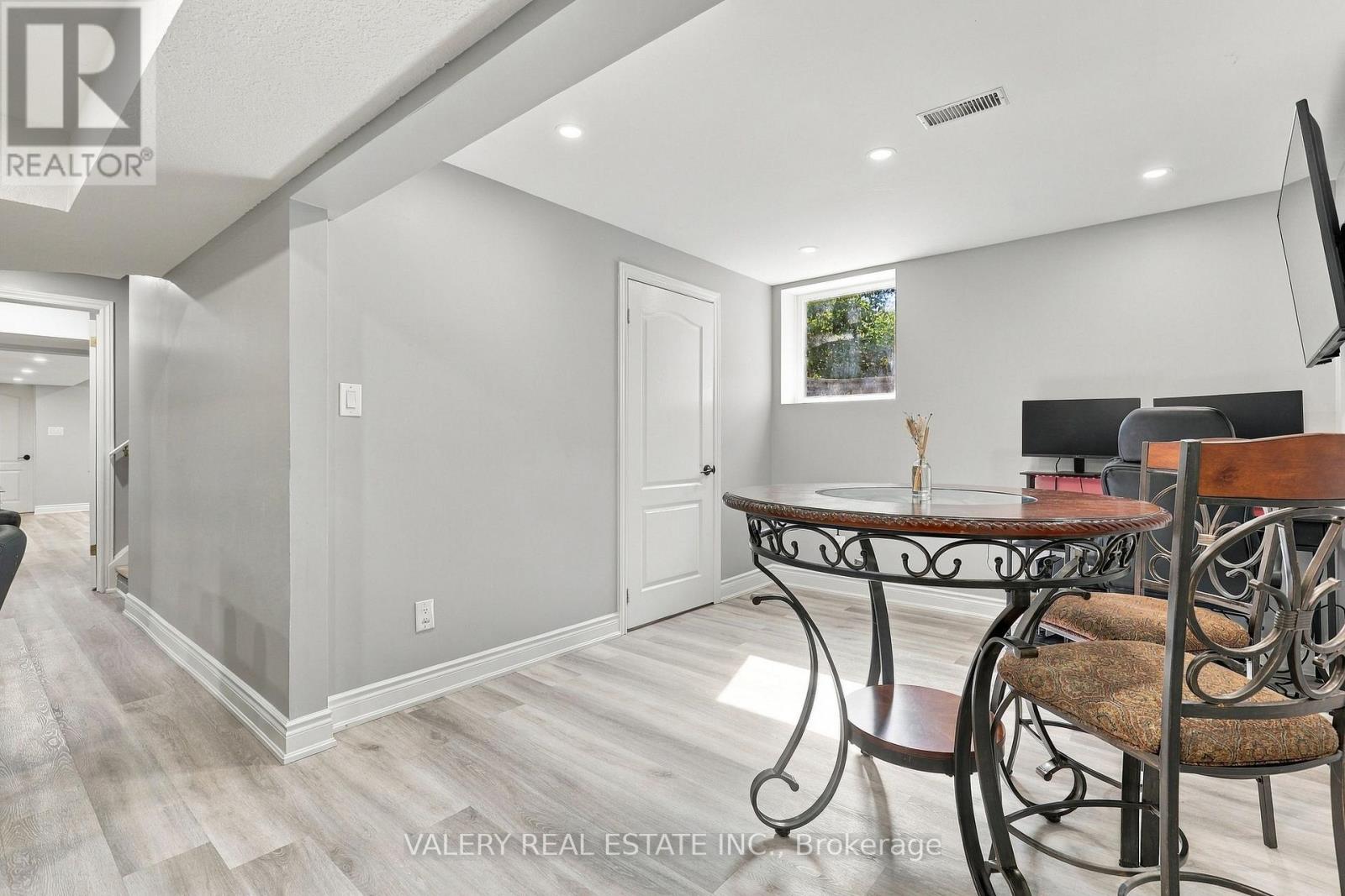 106 Doctor Moore Court, Halton Hills (Ac Acton), Ontario  L7J 3A7 - Photo 19 - W13844524