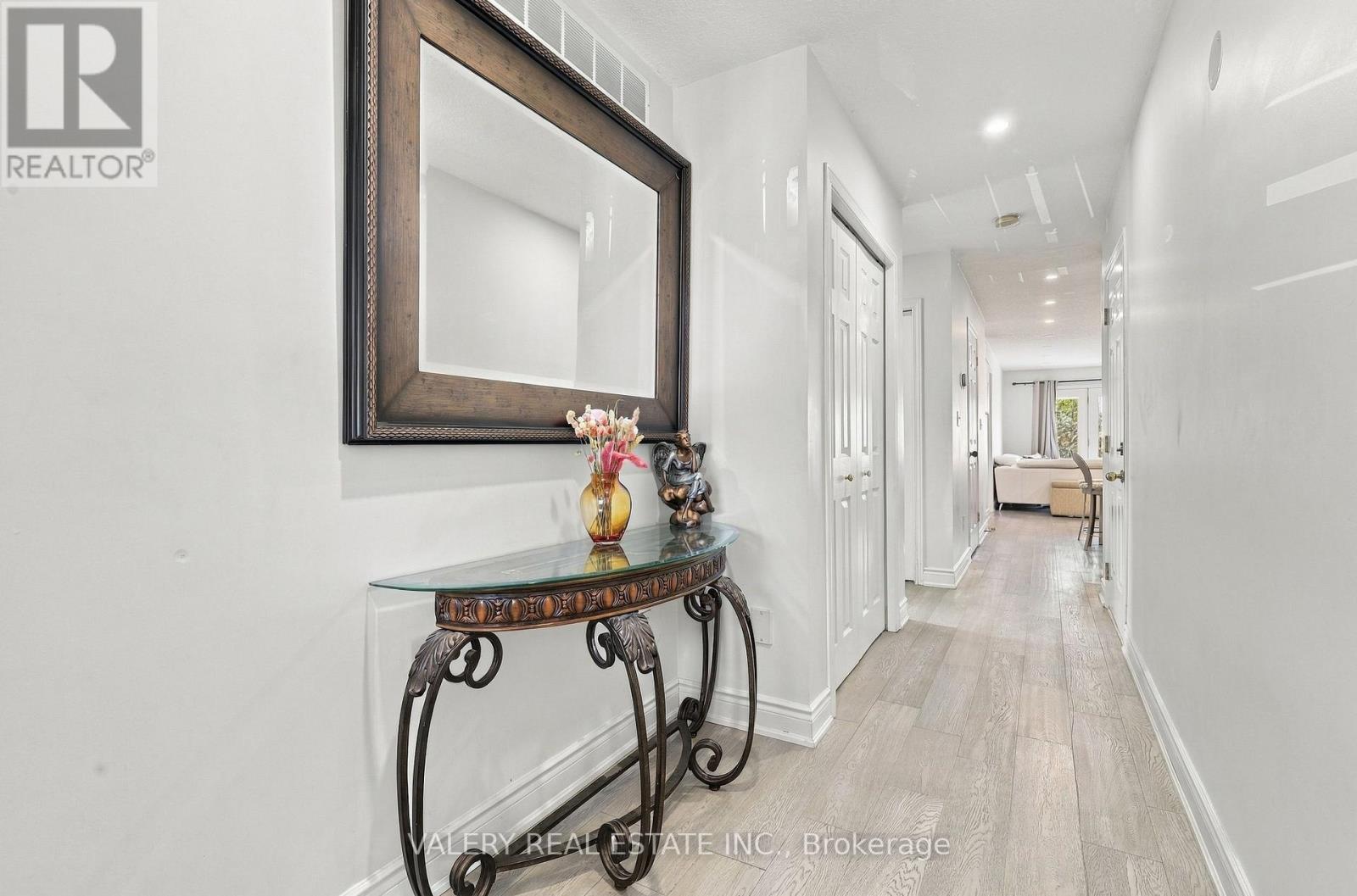 106 Doctor Moore Court, Halton Hills (Ac Acton), Ontario  L7J 3A7 - Photo 3 - W13844524