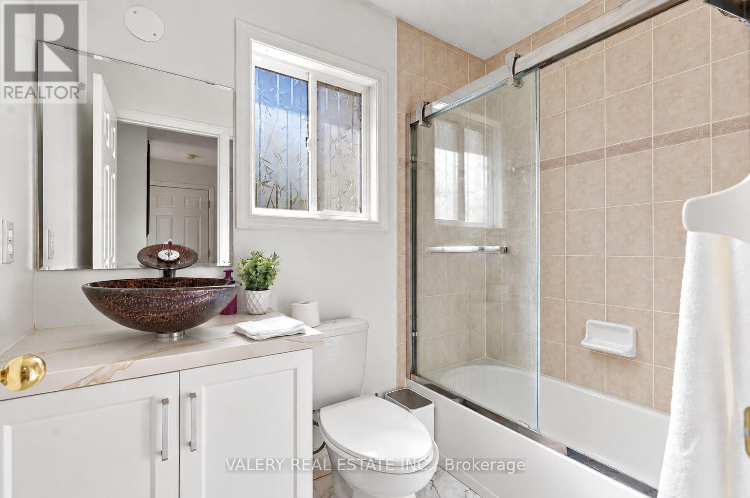106 Doctor Moore Court, Halton Hills (Ac Acton), Ontario  L7J 3A7 - Photo 6 - W13844524