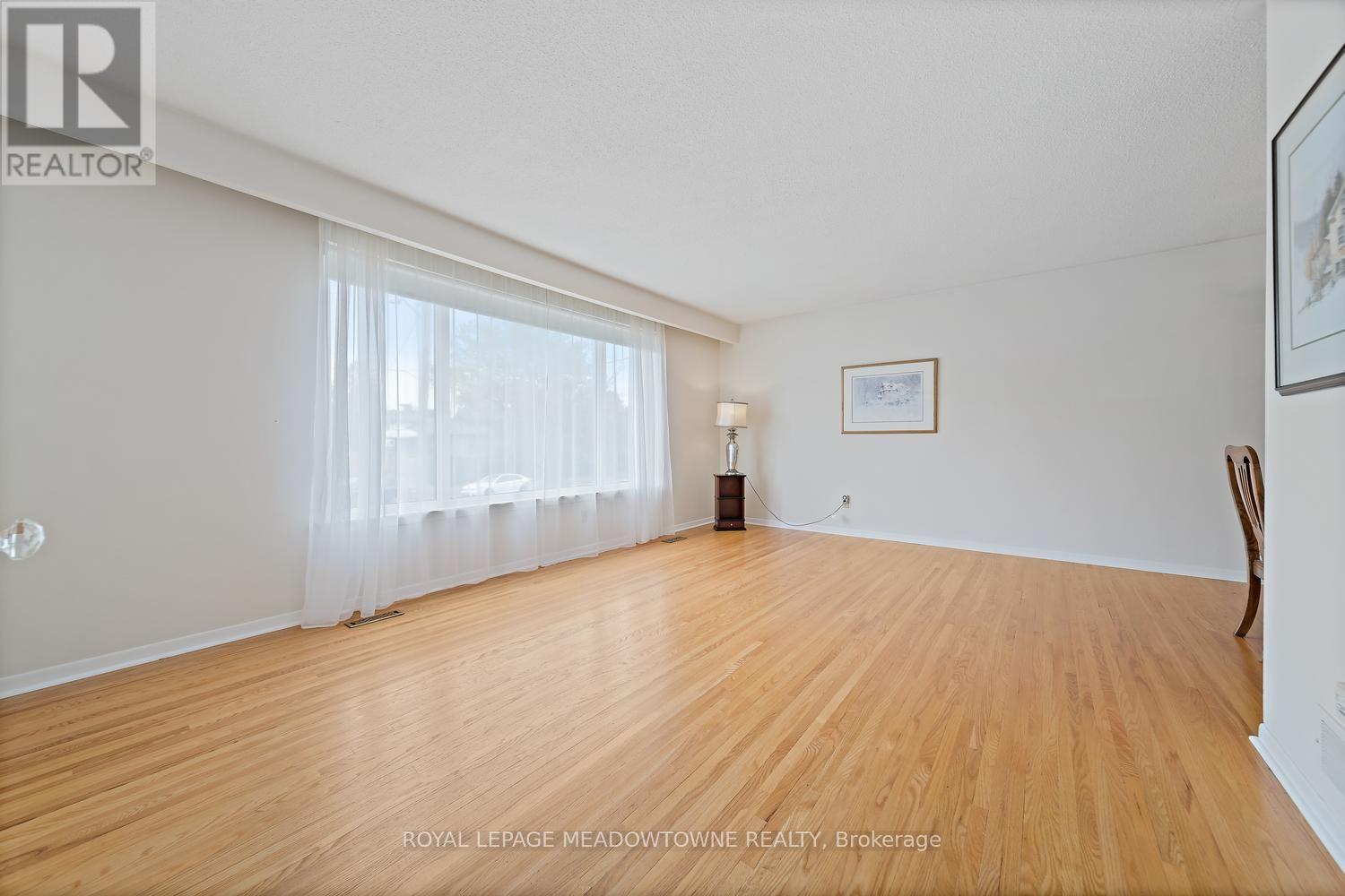 5 Lucinda Place, Halton Hills (Georgetown), Ontario  L7G 1J8 - Photo 8 - W13847394